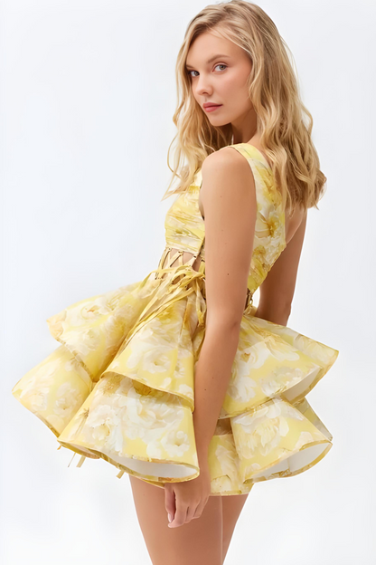 Daphne | Jupe courte à bretelles à motif fleurs