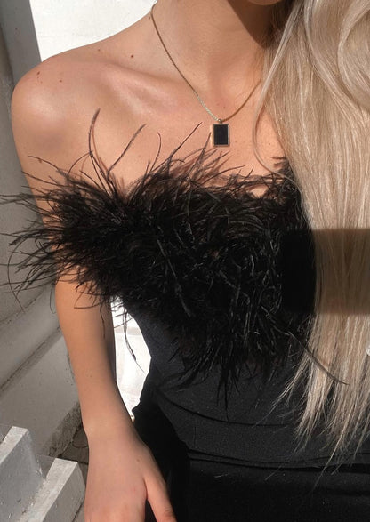 Anastasia | Robe à Plumes Élégante et Raffinée