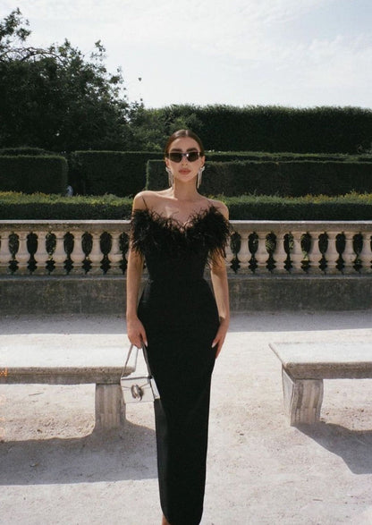 Anastasia | Robe à Plumes Élégante et Raffinée