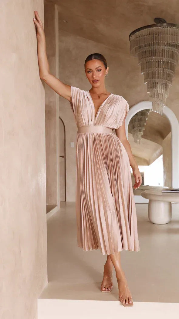 Emma | Robe longue au décolleté en V profond pour une allure chic et audacieuse