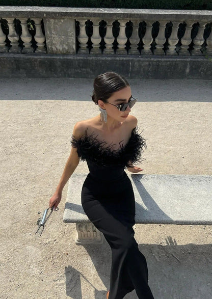 Anastasia | Robe à Plumes Élégante et Raffinée
