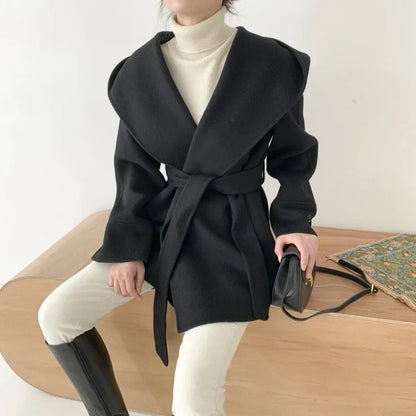 Elira™ Manteau en laine à capuche — chaleur douce et allure contemporaine