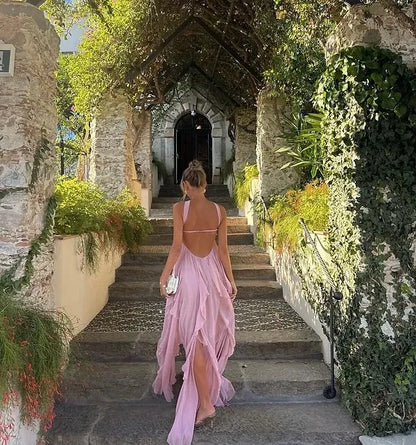 Robe longue à bretelles à volants Collins – élégance fluide et féminine pour toutes les occasions