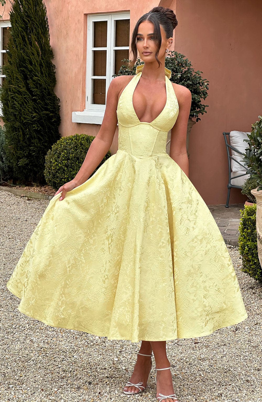 Esmeralda | Robe longue sans manches avec manches échasses pour une allure spectaculaire